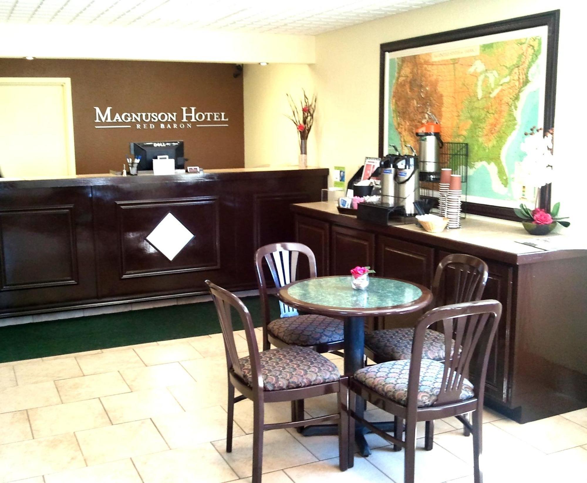 Magnuson Hotel Red Baron Garden City Esterno foto