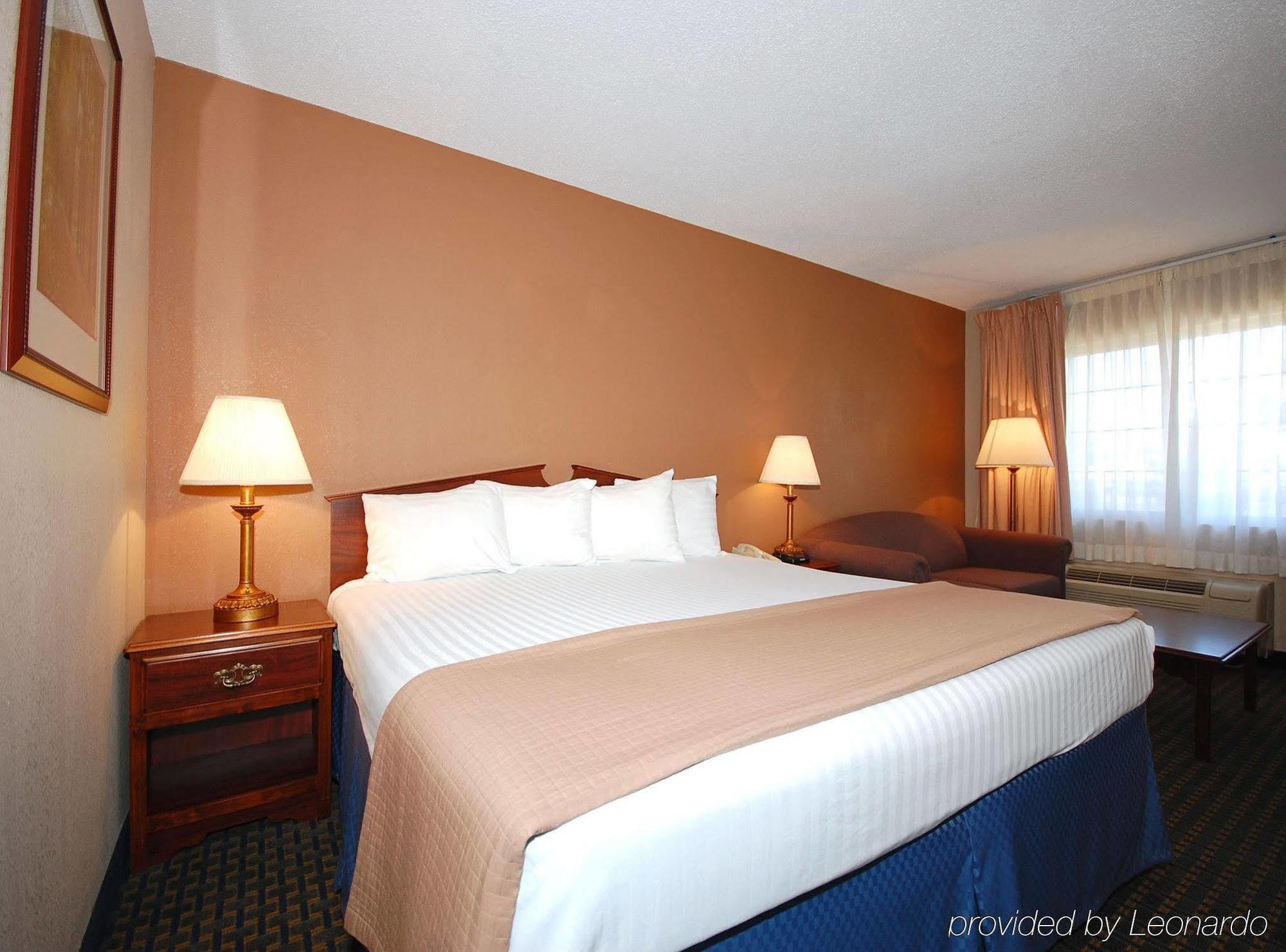 Magnuson Hotel Red Baron Garden City Esterno foto