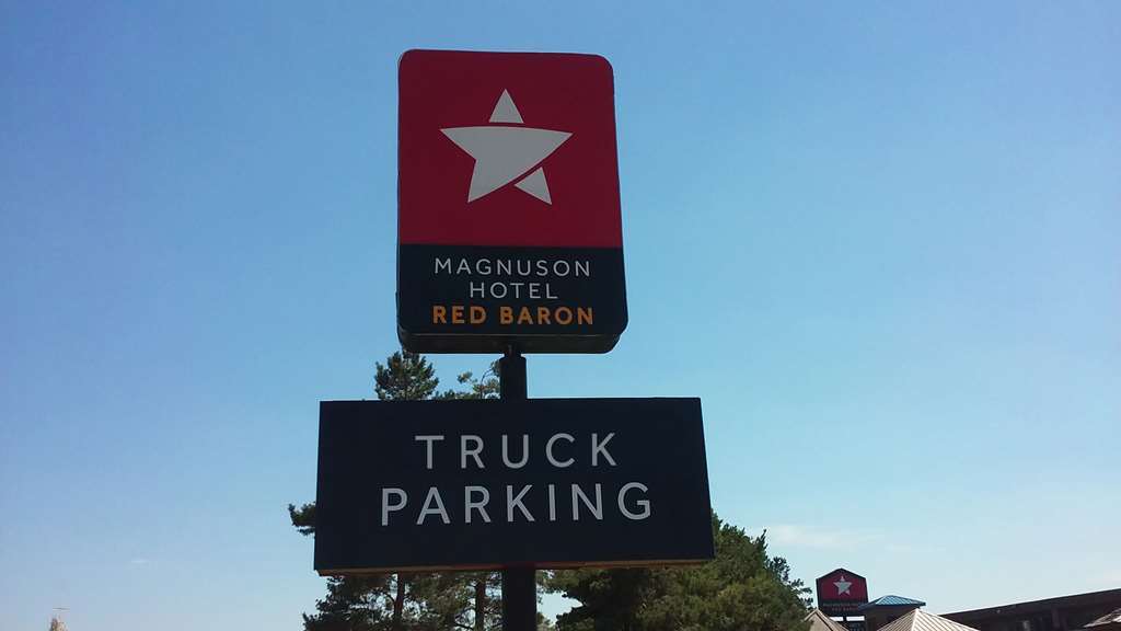 Magnuson Hotel Red Baron Garden City Esterno foto